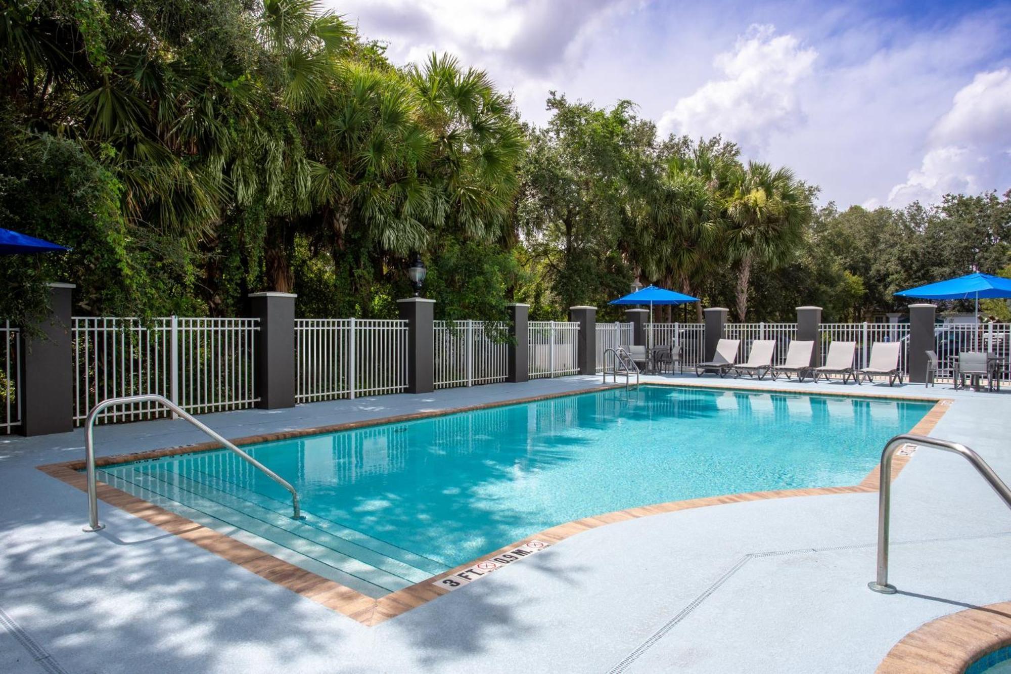 Holiday Inn Express & Suites Bradenton East-Lakewood Ranch By Ihg Bagian luar foto
